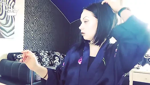 Silver lips tease