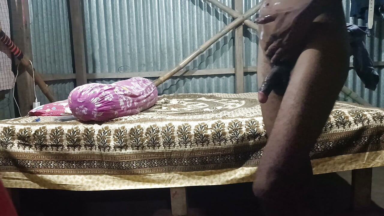 Desi young mature uncle.injoy at night masterbating video
