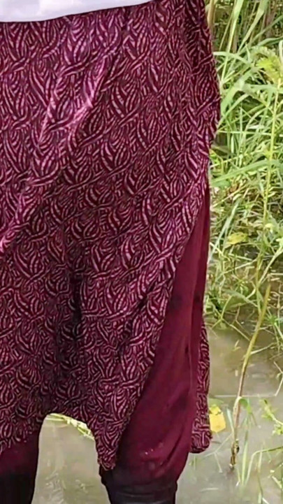 Video of hardly fucking a beautiful Indian auntie from the village at her home. | Clip 1
