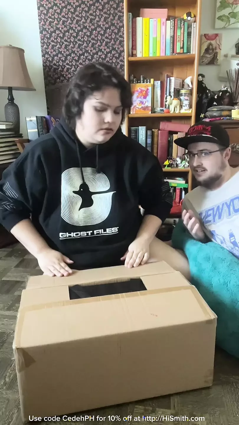Unboxing & trying a HiSmith sex machine!