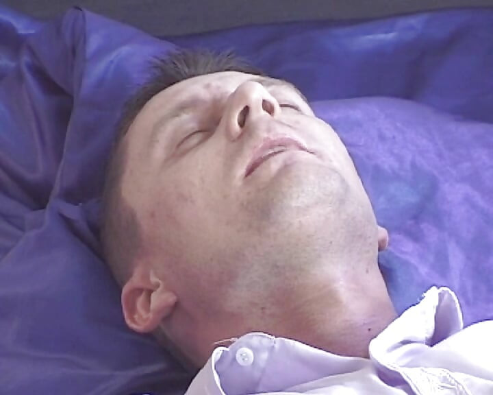 Gagică franceză de două pule în trei