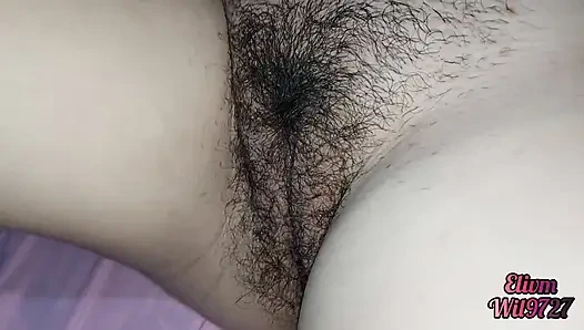 Üvey kız kardeş porno izlerken yakalanıyor ve dölleniyor