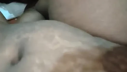 Ich habe meine schwägerin die ganze nacht hart im zimmer gefickt.
