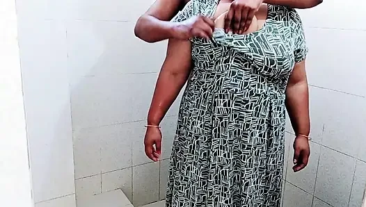 Morjenabb_I трахнул мою жену стоя, принимая душ. Горячий секс дези, XXX видео