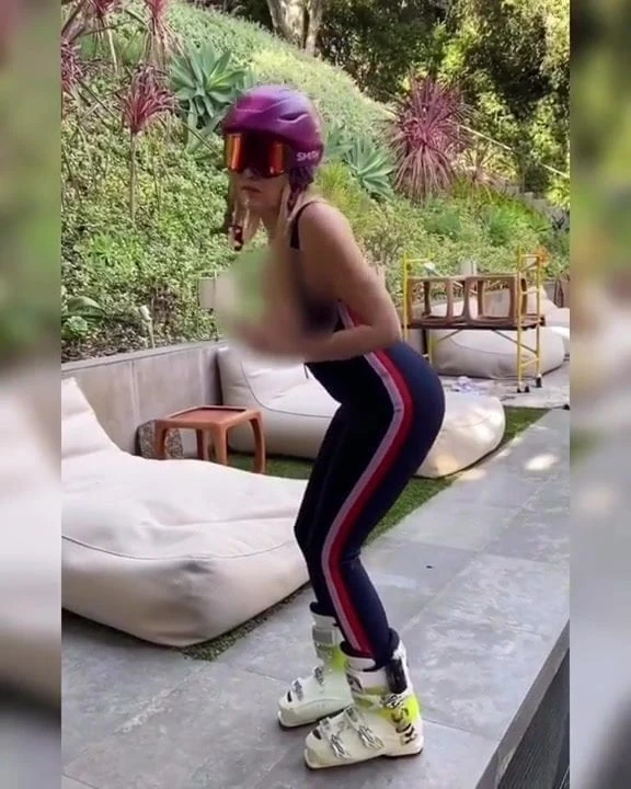 Chelsea Handler - Censored Topless instagram video