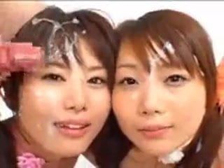 2 एशियाई लड़कियों bukkake