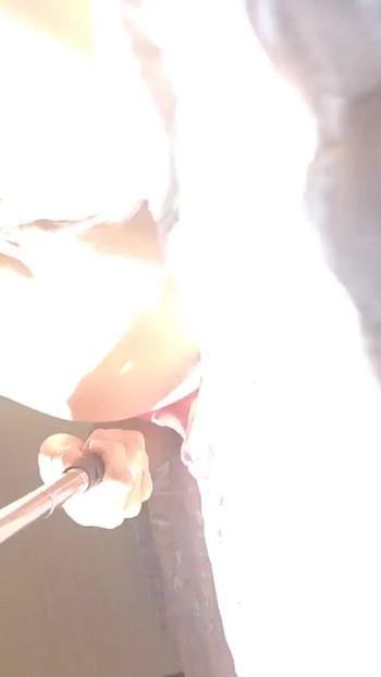 你的女主人醒来并开始用手指强烈地自慰她的大阴蒂，恋足癖 nimfa mannay | 短片 1