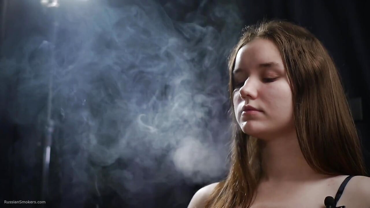 Seksowne Studio Smoke Mood Eleganckie brunetki Wibracje