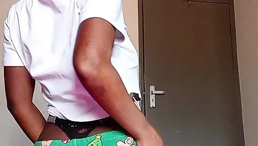 Bayangin aja kalau aku ada di atasmu dengan rolling west-ku