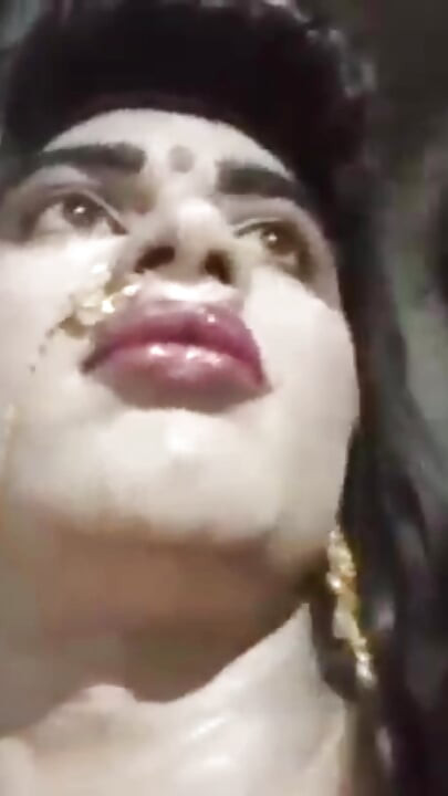 Urvashi Rani sperma slikken pik zuigen