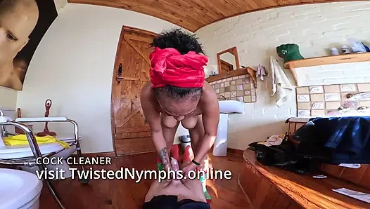 Извращенные нимфы: палка на день рождения, поклонение сапогам, уборщик Rose и госпожа April незваный гость