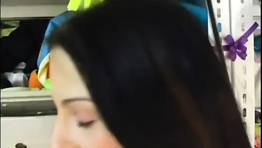 Dua gadis remaja lesbian dengan toket besar yang aduhai lagi asik jilat dan masturbasi memek mereka pakai dildo