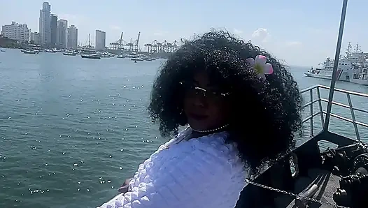 Meine hübsche Frau betrügt mich mit meinem Nachbarn