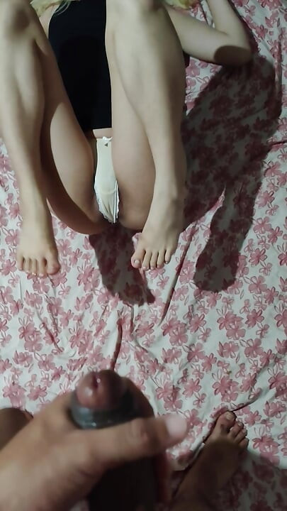 Cewek brasil rambut cokelat, nyepong kontol enak dan minta dientot habis-habisan sama kontol besar