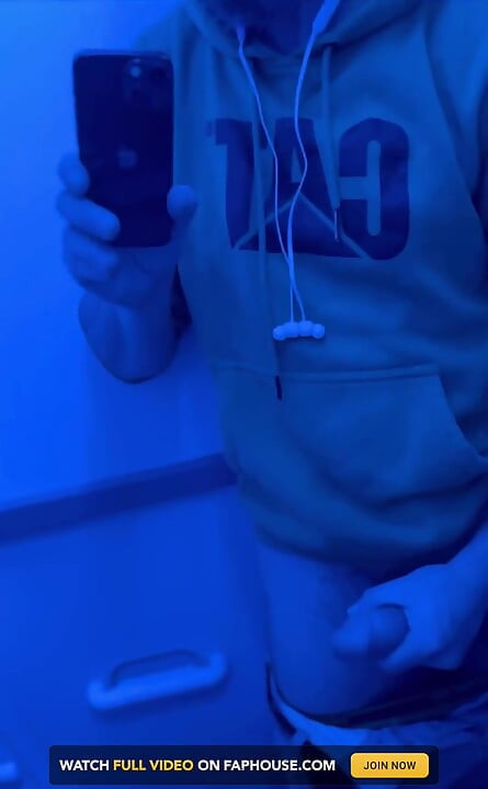 Masturbating at 30,000 Ft
