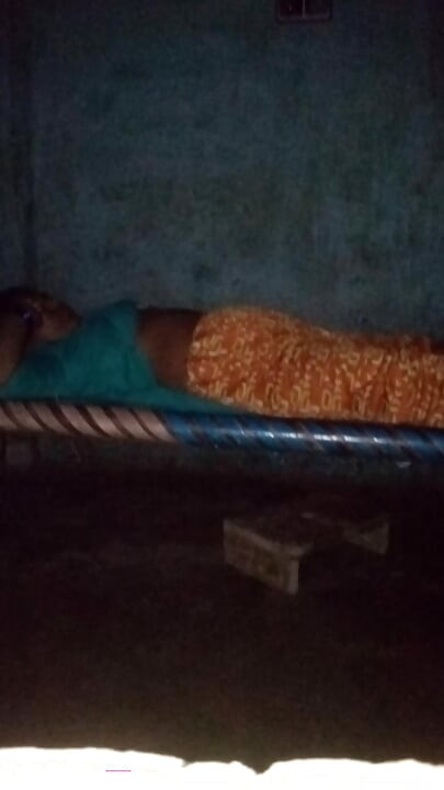 Bhabhi ne rat me chudai ki chut me mal dalbaya