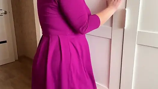 Adik tiriku yang binal, dia ngentot kakinya sambil ngentot memeknya habis-habisan sampai orgasme berkali-kali