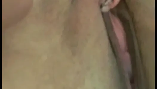 Жена в любительском видео