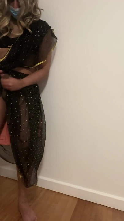 Jaw-dropping moment from "Black Saree 2😍"