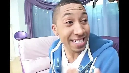 Хуище черный член для юной брюнетки...