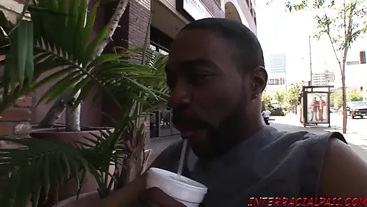 Mae не могла дождаться, чтобы кончить бульвара и на большой черный член