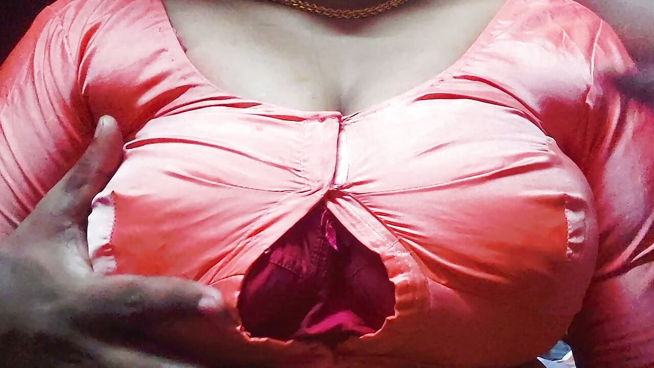 Chica india caliente del profesor en casa