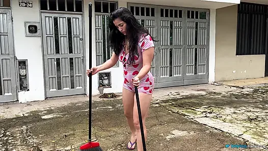 Komşum bir seks bağımlısı ve sikime binmek istiyor!