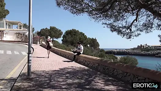 Spontaneous Fuck on the Side of the Road Hungry MILF Gives It Her All