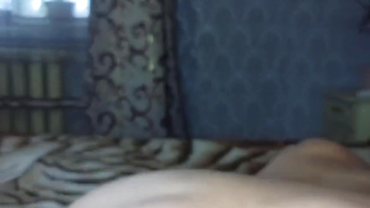 ドッグポジションのプッスフィスティング