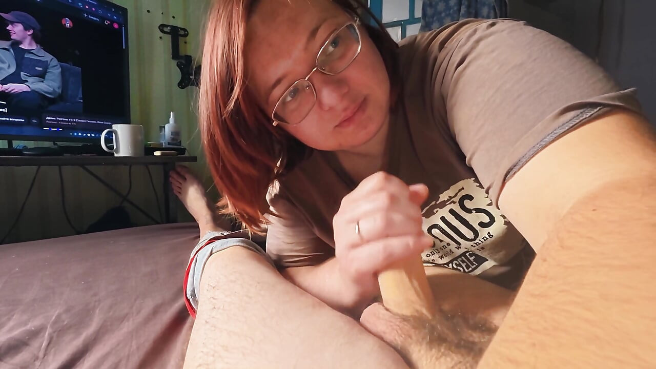 Close up 4K Amateur Girlfriend Blowjob Curvy Brunette with Glasses Sucks and Strokes Cock