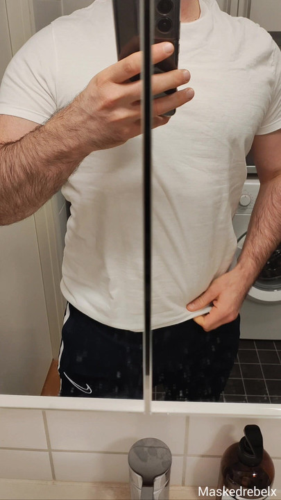 Showing off my soft dick and bubble butt