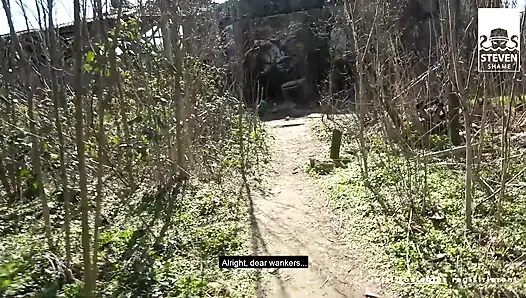 Melina May açık havada iyi bir sikişmeyi seviyor!