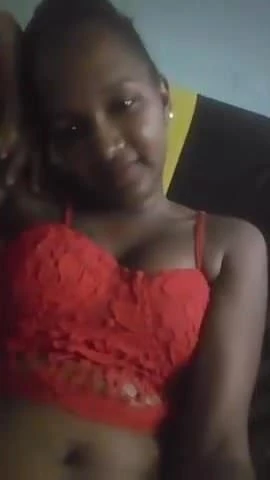 Garota sexy fazendo selfies 37.mp4