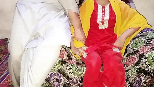 Desi Maal Ko Ghar Pe Bulakar Choda Doggystyle men
