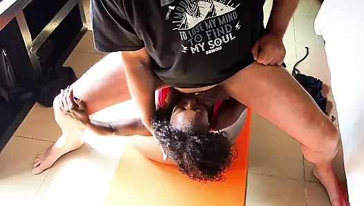 Heißes Yoga, Heiße Ablenkungen