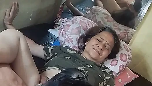 Istriku bilang kenapa kamu adalah pemakan memek terbaikmu adalah pemakan memek yang luar biasa.