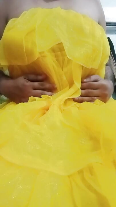 Indio gay crossdresser Gaurisissy xxx sexo en lehenga amarillo