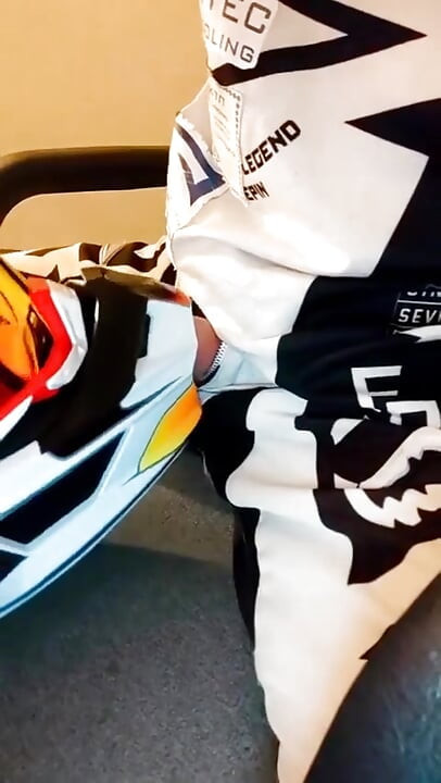 Mx Motoboy น้ําแตกบนหมวกกันน็อค Mx