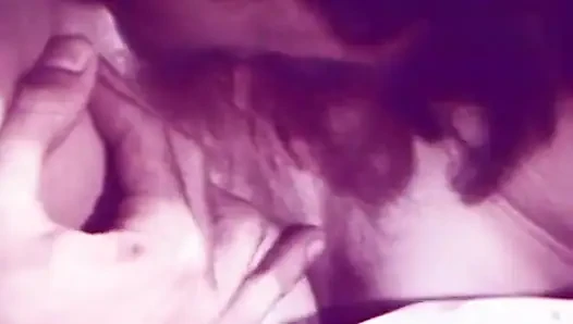 Öpüşme yalama parmaklama retro orgazm