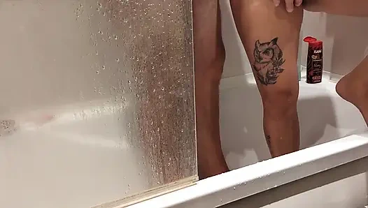 Dusche gegenseitige masturbation