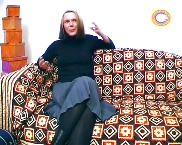 Amatorska milf z Niemiec lubi bawić się swoją cipką