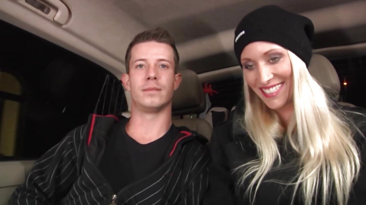 Blonde Fucked Hard in Fick Bus