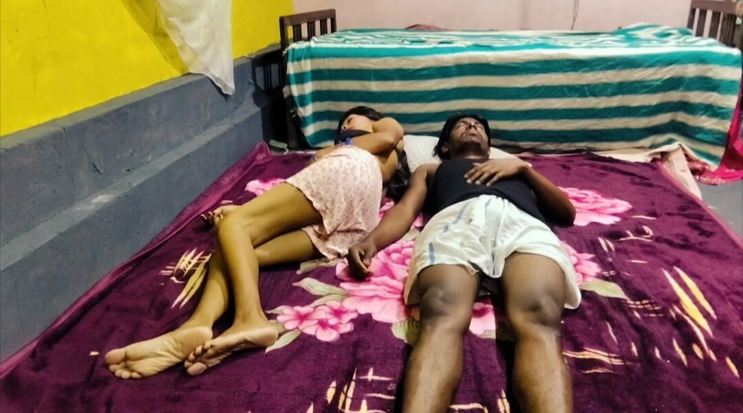 德西前热辣人妻大胆的印地语夫妇私人夜间故事 - 热门高清