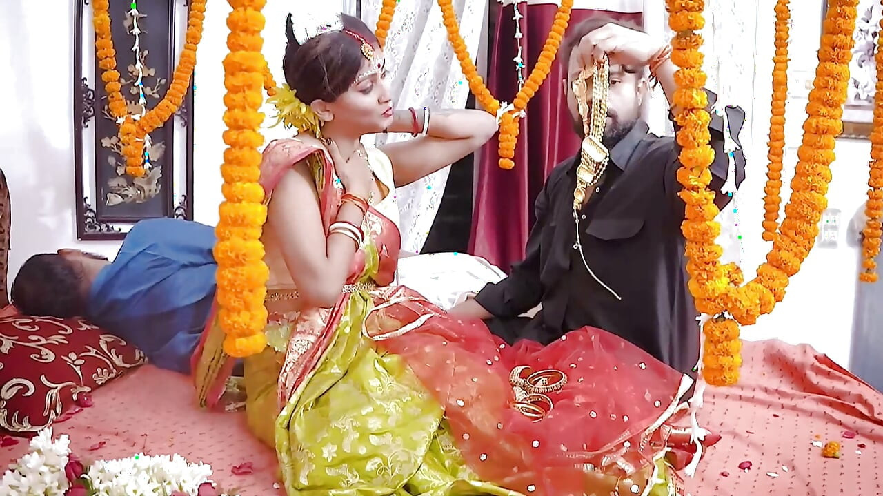 Suhaag raat me dost ki Biwi ko choda