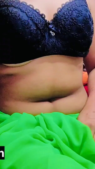 Alexa Queen Apabila teman lelaki mencium seluruh badan saya, air secara automatik keluar dari pepek saya | Klip 1