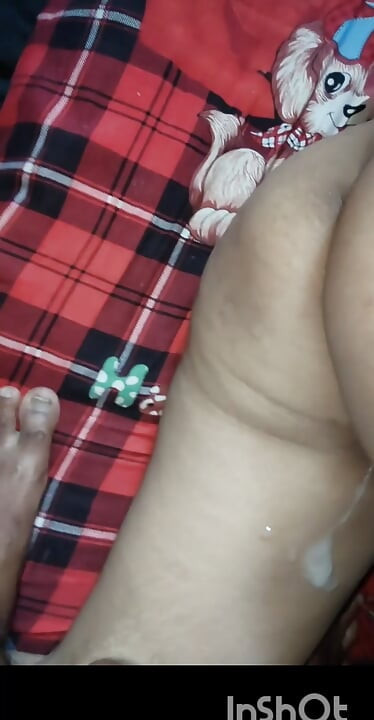 Chupando y follando pateando pusi Caliente india ama de casa Sunni bhabhi ki mat chudai