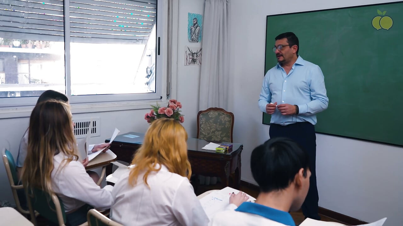 Instituto Limón: Ignorerad student fryser tiden med en app till sig