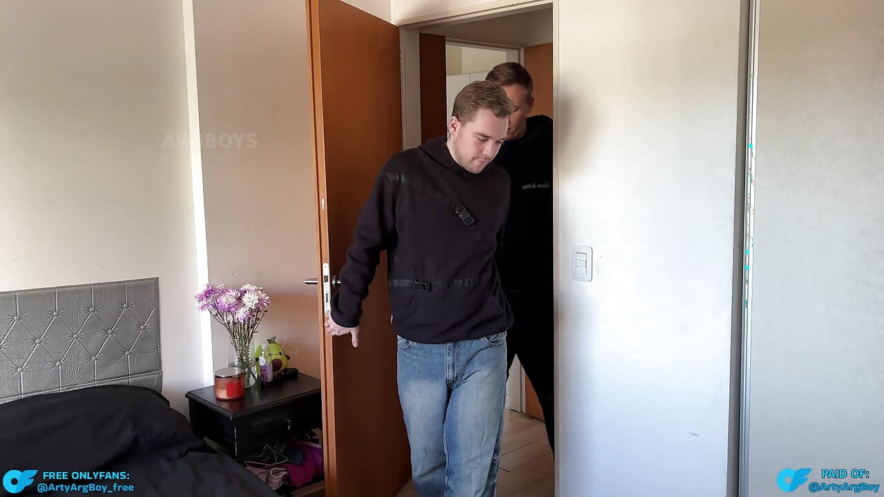 Horny Stranger Agreed to Have Sex in Public Toilet even though He's Straight