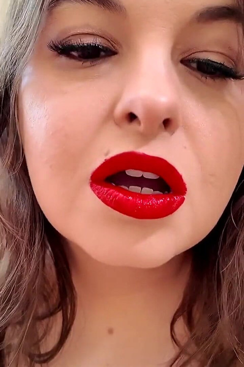 Slow & Sensual Red Kisses