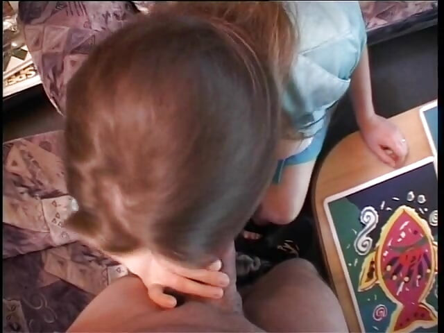 Cycata nastolatka zostaje uderzona przez starszego faceta